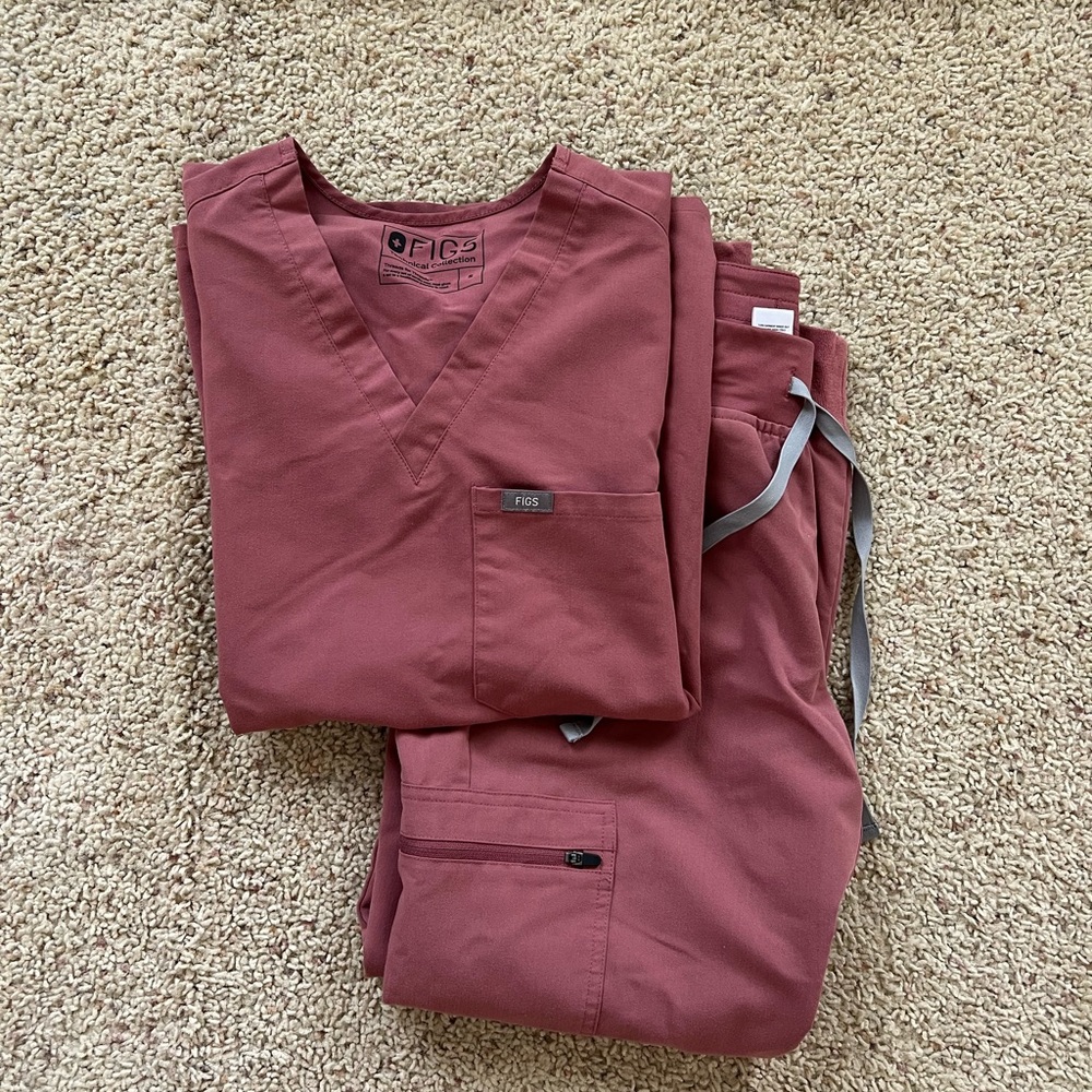 Figs mauve jogger set